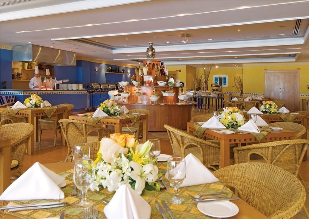 Coral Beach Resort Sharjah Restoran foto